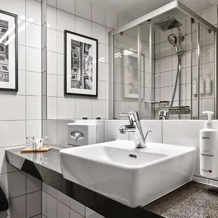 Отель Radisson 4*